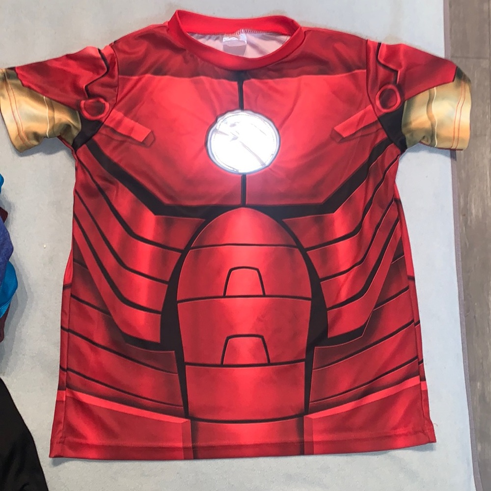 Marvel youth ironman shirt size medium slightly worn